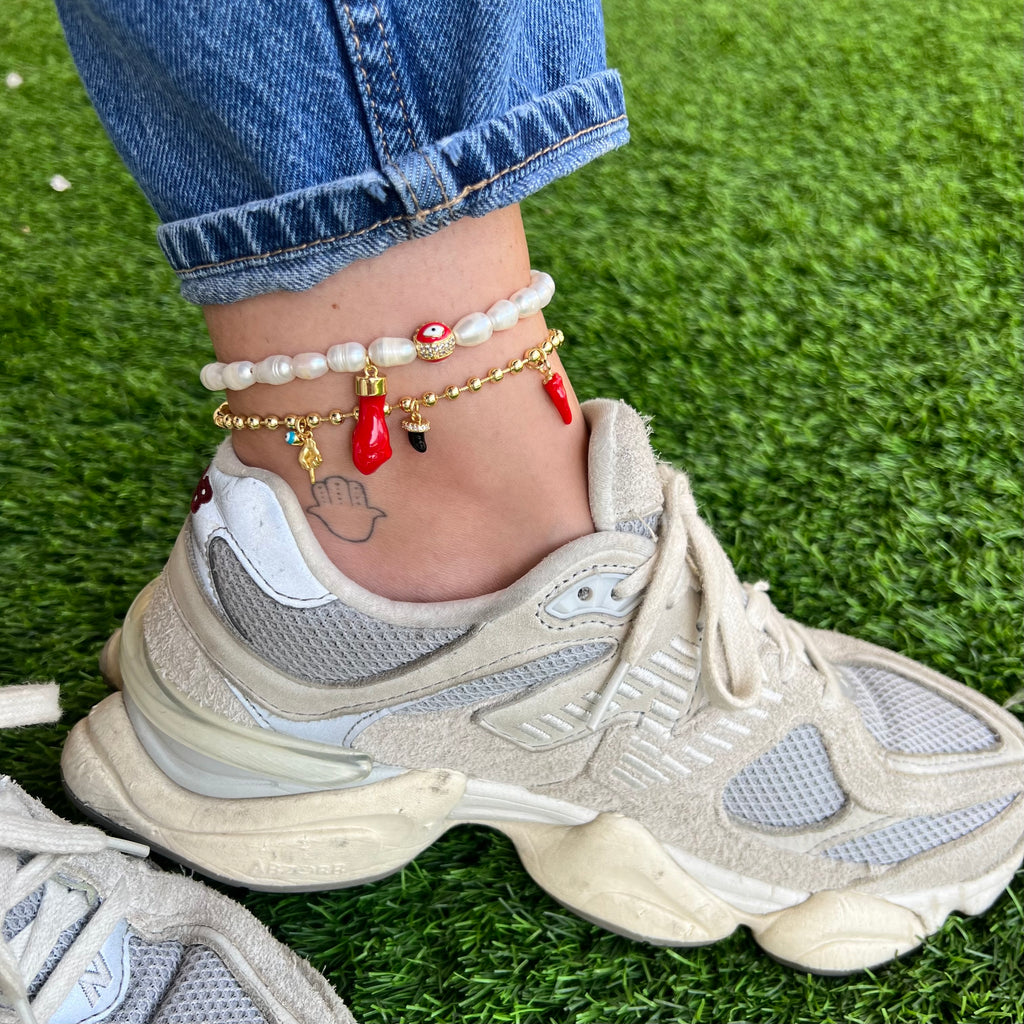 Anklet Pearl Puño Rojo