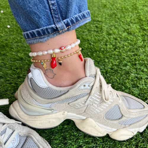 Anklet Pearl Puño Rojo