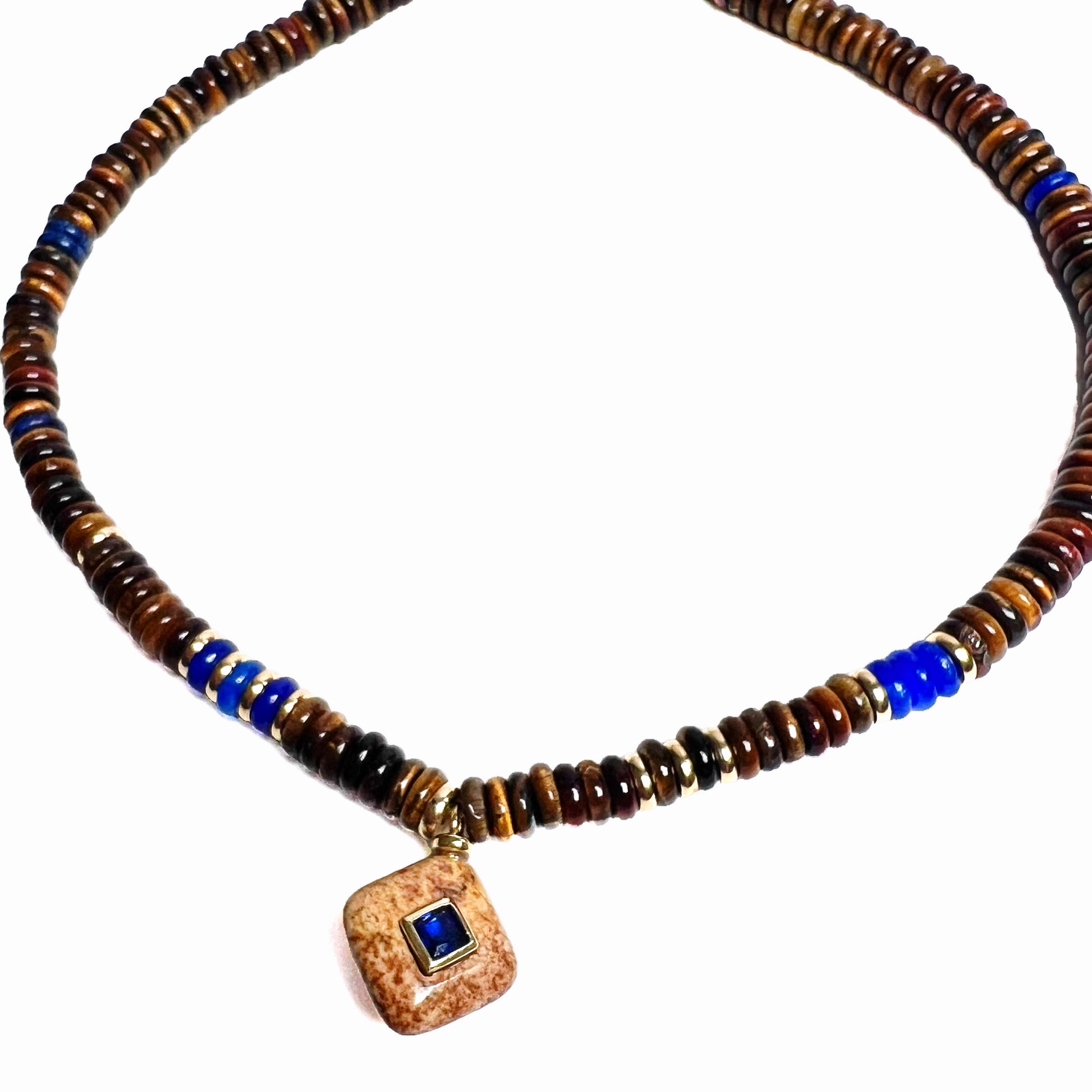 Pukas chokers